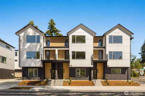 18002 B 10th Ave Ne, Shoreline, WA, 98155 | Card Image