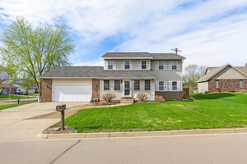 701 Parkridge Pl, Onalaska, WI, 54650-2172 | Card Image