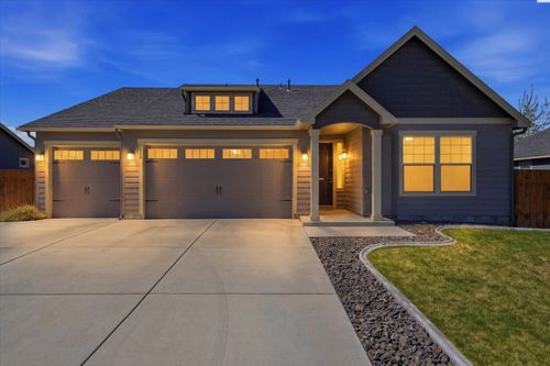 3918 Bismarck Ln, Pasco, WA, 99301-4386 | Card Image