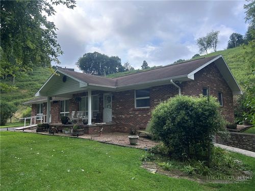 416 Greer Ln, Vilas, NC, 28692-9111 | Card Image