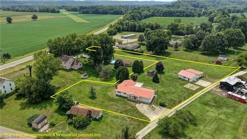 4216 Schumacher Hollow Rd Se, New Philadelphia, OH, 44663-7875 | Card Image
