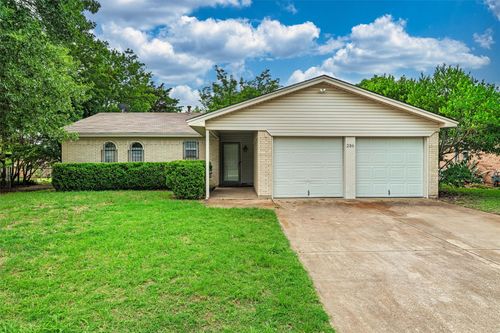 236 E Cunningham Ave, Crowley, TX, 76036-3206 | Card Image