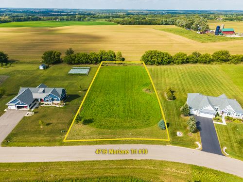 4716 Moraine Trl, Ringwood, IL, 60072-9508 | Card Image