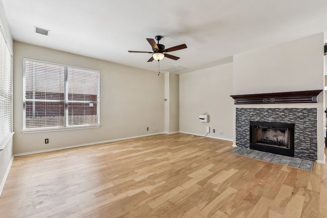 3998 Lord Byron Cir, House other with 4 bedrooms, 4 bathrooms and 6 parking in Round Rock TX | Image 6