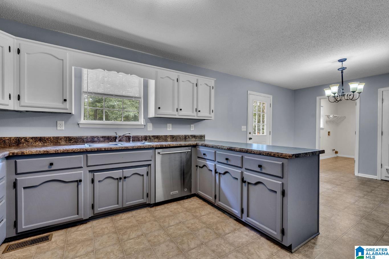 6266 Spring Hollow Rd, For Sale in Gardendale - eXp Realty