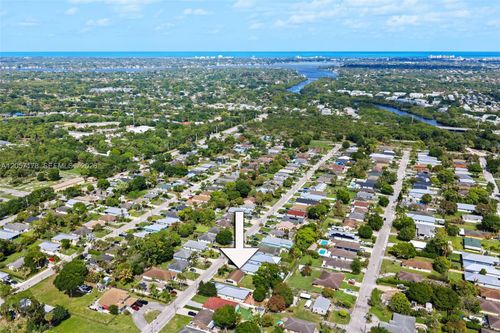 6894 3rd St, Jupiter, FL, 33458-3878 | Card Image