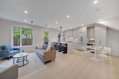 3-3836 W 8th Ave, Vancouver, BC, V6R1Z4 | Card Image