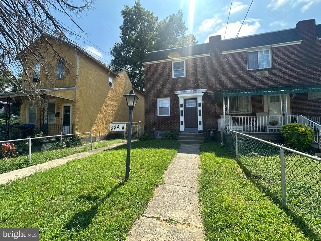 Marks Ave, Darby, PA 19023