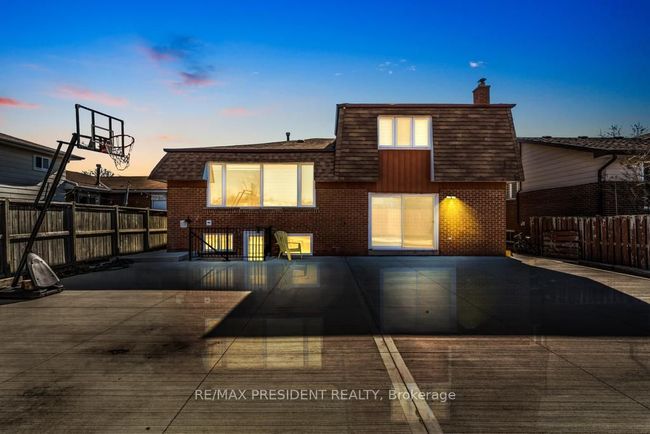 118 Charters Rd, House other with 5 bedrooms, 4 bathrooms and 2 parking in Brampton ON | Image 46