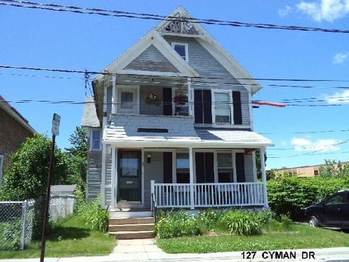 127 Cyman Dr, Chicopee, MA, 01013-3052 | Card Image