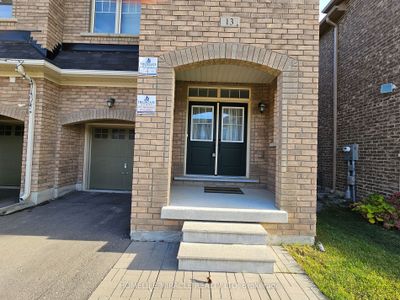 13 Goulston St, House attached with 4 bedrooms, 3 bathrooms and 2 parking in Brampton ON | Image 2