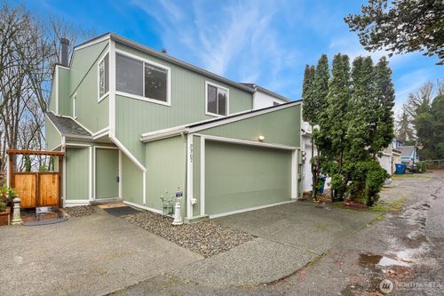 2367 S Forest St, Seattle, WA, 98144-5921 | Card Image