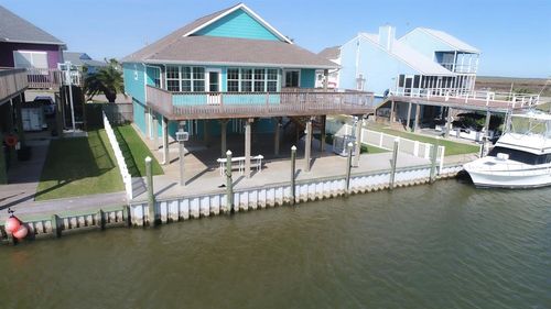 1682 Blue Water Dr, Freeport, TX, 77541-8492 | Card Image