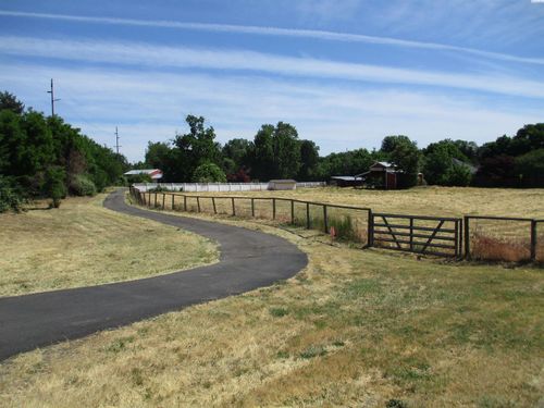 2499 Cottonwood Road, Walla Walla, WA, 99362 | Card Image