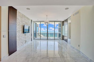 3404 - 18201 Collins Ave, Condo with 3 bedrooms, 3 bathrooms and null parking in Sunny Isles Beach FL | Image 2