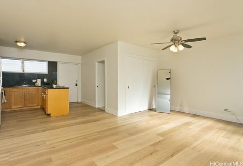 apt-211-909 University Ave, Honolulu, HI, 96826-3252 | Card Image