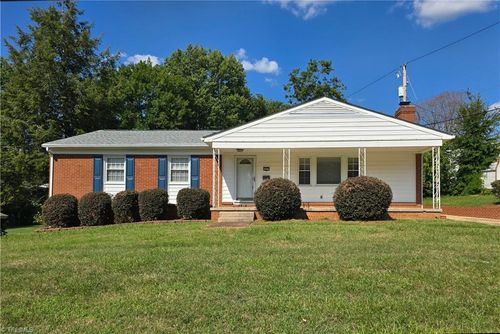 2402 Chatham Dr, Greensboro, NC, 27408-6904 | Card Image