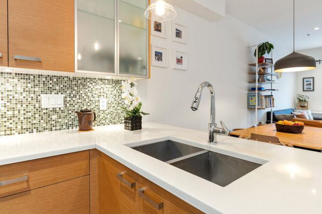 958 W 15 Th Avenue, Townhouse with 3 bedrooms, 2 bathrooms and 1 parking in Vancouver BC | Image 15