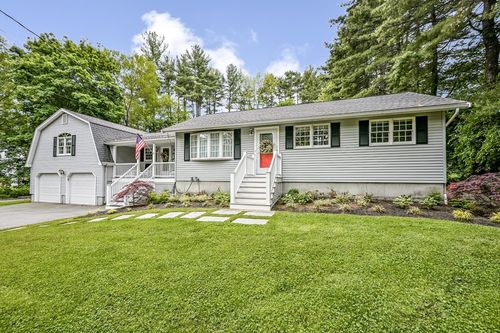 11 Holbrook St, Norfolk, MA, 02056-1025 | Card Image