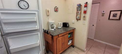 apt-811-1825 S Ocean Dr, Hallandale Beach, FL, 33009-4977 | Card Image