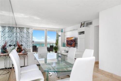 907-100 Bayview Dr, Sunny Isles Beach, FL, 33160-4755 | Card Image