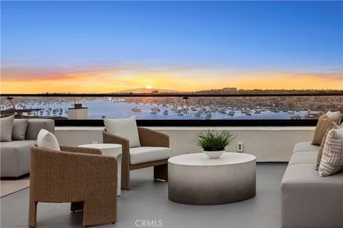 220 Carnation Ave, Corona del Mar, CA, 92625-2805 | Card Image