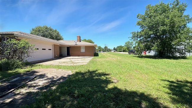 Ideal setting, close to preferred amenities and employers | Image 37