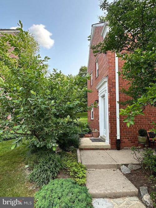 3300 Valley Dr, ALEXANDRIA, VA, 22302-2110 | Card Image