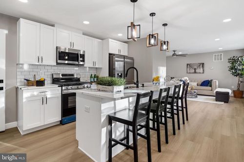 5813 Dewey St, CHEVERLY, MD, 20785-2937 | Card Image