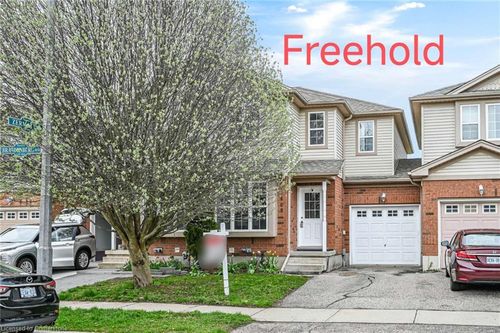 608 Brandenburg Blvd, Waterloo, ON, N2T2V3 | Card Image