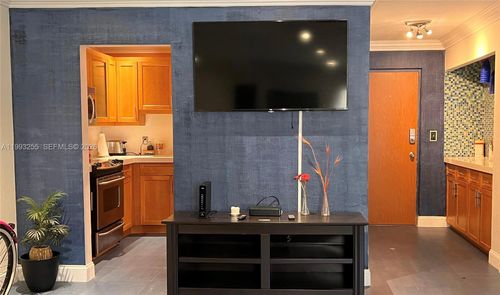 apt-101-401 Golden Isles Dr, Hallandale Beach, FL, 33009-7526 | Card Image