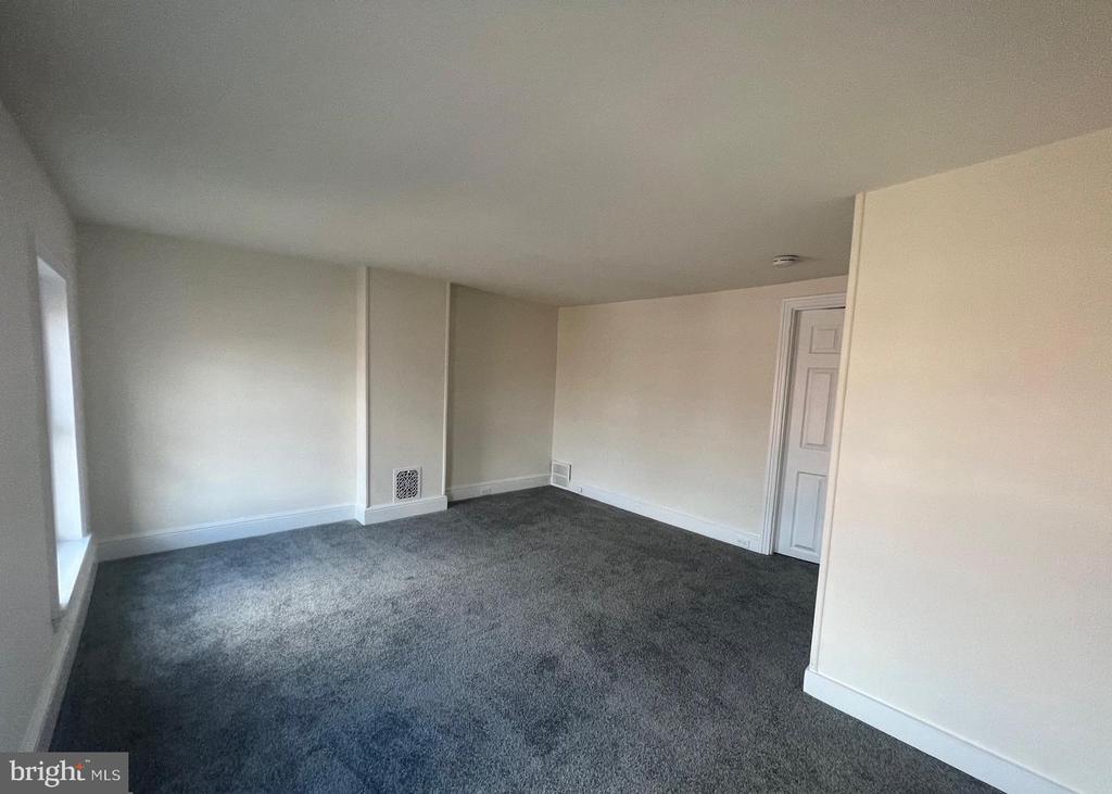 Residential Lease in BURLINGTON 3
