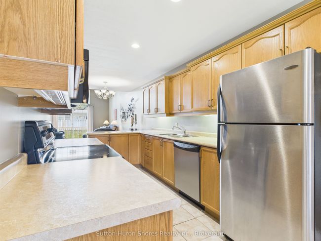 489 Andrew St, Condo with 2 bedrooms, 2 bathrooms and 2 parking in Port Elgin ON | Image 7