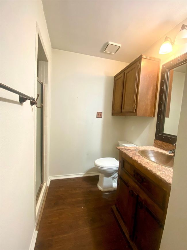 1st floor bath with shower | Image 10