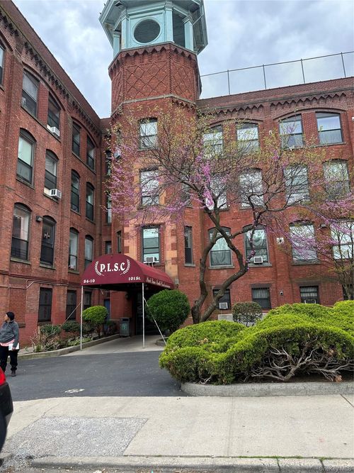 8410 101st St, Richmond Hill, NY, 11418-1100 | Card Image