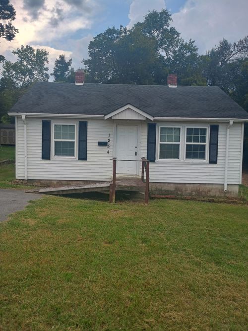 1254 Cedar St, Clarksville, TN, 37040-3515 | Card Image
