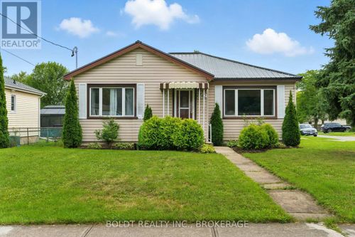 6962 Margaret St, Niagara Falls, ON, L2G2V9 | Card Image