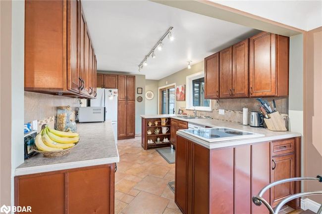 11317 Regional Rd 25, House other with 3 bedrooms, 1 bathrooms and 8 parking in Halton Hills ON | Image 7
