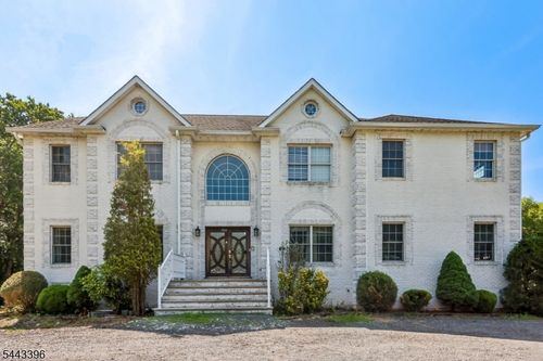 266 Fresh Ponds Rd, Monroe Township, NJ, 08831-3016 | Card Image