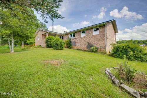 212 Littrell Dr, Bluff City, TN, 37618-1555 | Card Image