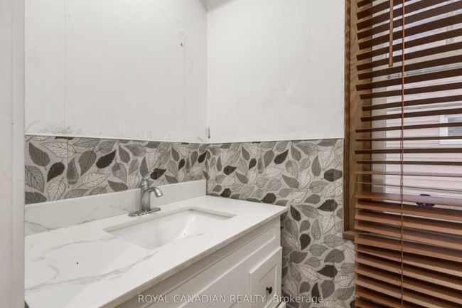 274 Ritson Rd N, House other with 5 bedrooms, 3 bathrooms and 3 parking in Oshawa ON | Image 17
