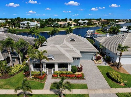 5416 Merritt Island Dr, APOLLO BEACH, FL, 33572-3375 | Card Image