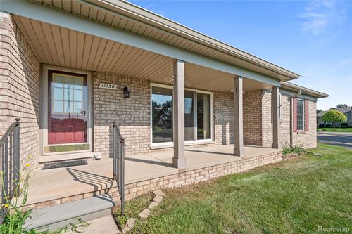 11138 Juniper Ct, Washington Township, MI, 48094-3722 | Card Image