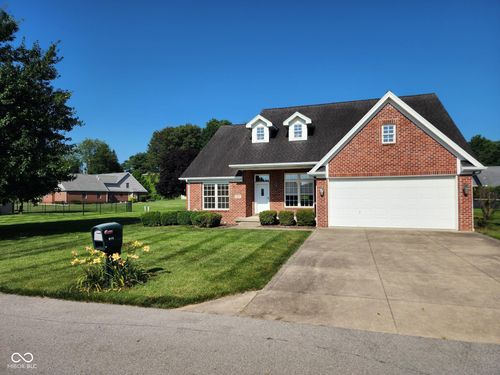 919 Buena Vista Dr, Brownstown, IN, 47220-8511 | Card Image