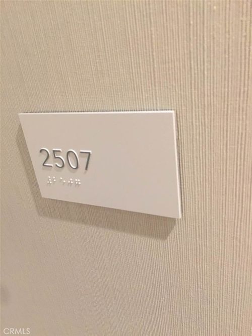 2507-889 Francisco, Los Angeles, CA, 90017 | Card Image