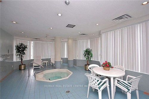 135 Hillcrest Ave, Mississauga, ON, L5B4B1 | Card Image