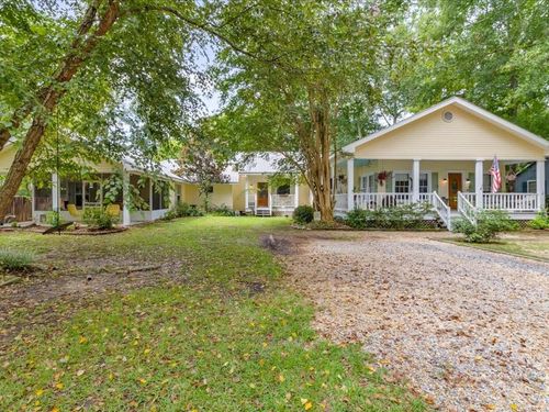 1834 America St, Mandeville, LA, 70448-3861 | Card Image