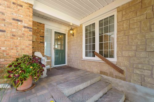 4092 Plumtree Crt, Vineland, ON, L0R2C0 | Card Image