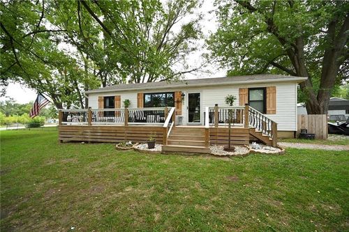 607 Elliott St, Buckner, MO, 64016-9776 | Card Image