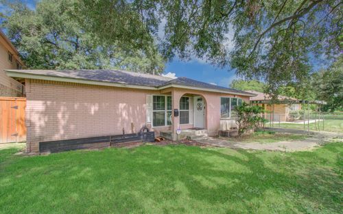 3917 Majestic St, Houston, TX, 77026-4319 | Card Image